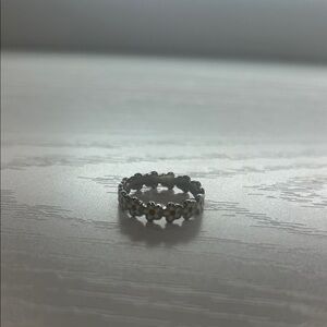Elegant Silver Daisy Ring